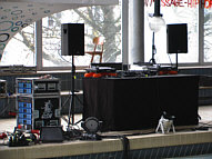 ... mehrere SK-12.1 auf einer Schwimmbad-Party ...